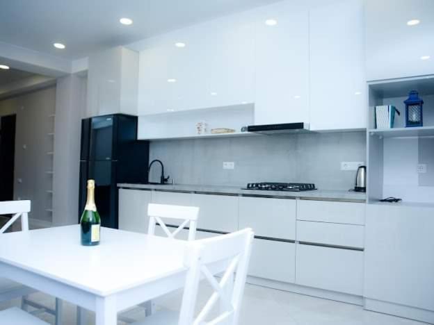 D-S Apartament In 库塔伊西 外观 照片