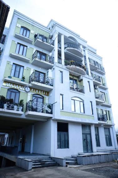 D-S Apartament In 库塔伊西 外观 照片