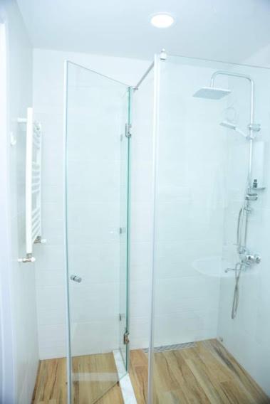 D-S Apartament In 库塔伊西 外观 照片