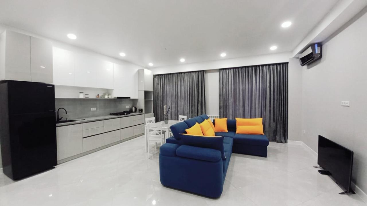 D-S Apartament In 库塔伊西 外观 照片